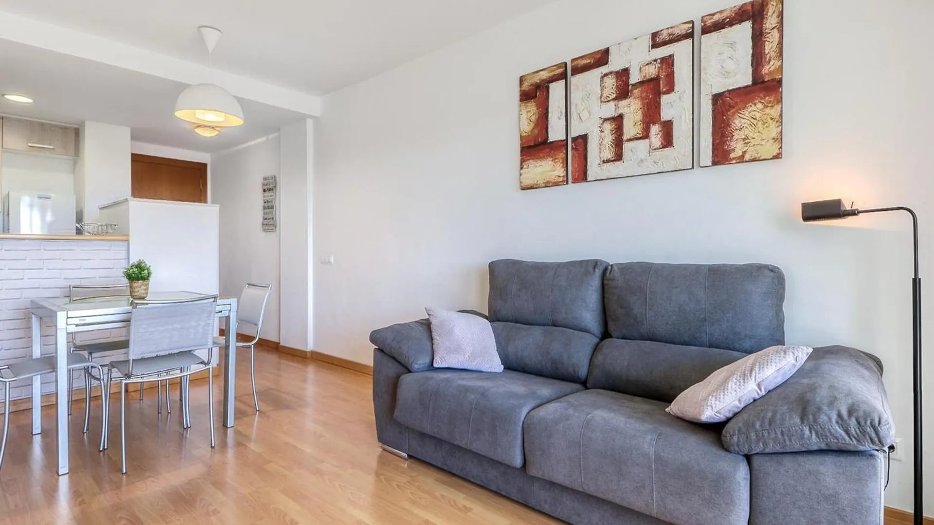 Charming Apartment With Patio Roses 0*,  Spain